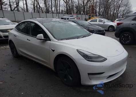 2021 Tesla Model 3 Long Range Dual Motor All-Wheel Drive z USA, uszkodzony, nr VIN 5YJ3E1EB7MF031445